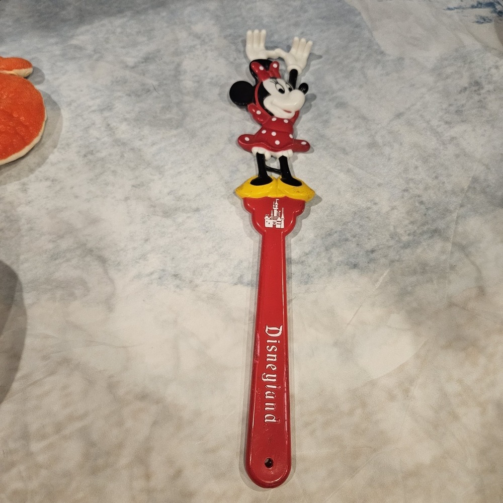 Vintage Disneyland Minnie Mouse Back Scratcher 15" Red Disney Parks Souvenir